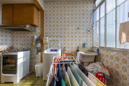 Apartamento à venda com 130m², 3 quartos e 2 vagas Apartamento à venda com 130m², 3 quartos e 2 vagasÁrea de Serviço