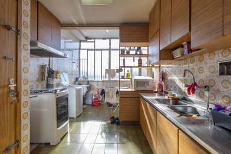 Apartamento à venda com 130m², 3 quartos e 2 vagas Apartamento à venda com 130m², 3 quartos e 2 vagasCozinha