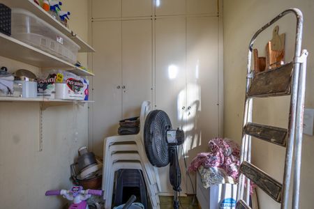 Apartamento à venda com 130m², 3 quartos e 2 vagas Apartamento à venda com 130m², 3 quartos e 2 vagasQuarto de Serviço