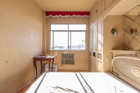 Apartamento à venda com 130m², 3 quartos e 2 vagas Apartamento à venda com 130m², 3 quartos e 2 vagasQuarto Suite