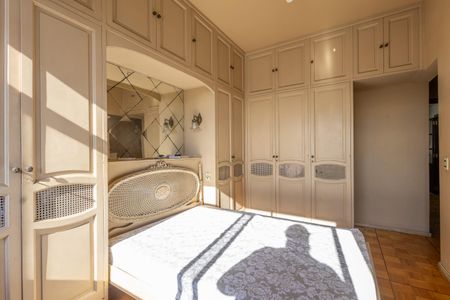 Apartamento à venda com 130m², 3 quartos e 2 vagas Apartamento à venda com 130m², 3 quartos e 2 vagasQuarto Suite