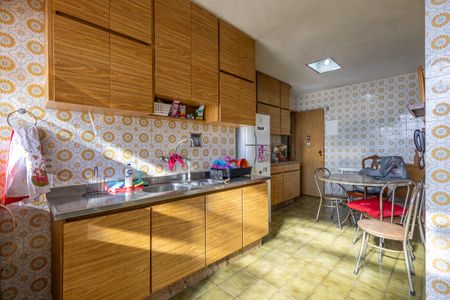 Apartamento à venda com 130m², 3 quartos e 2 vagas Apartamento à venda com 130m², 3 quartos e 2 vagasCozinha