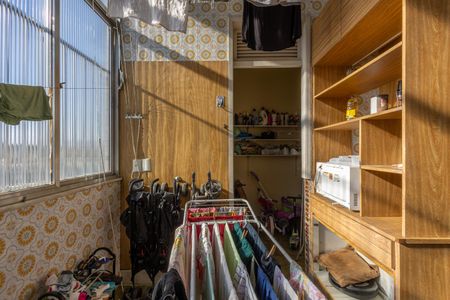 Apartamento à venda com 130m², 3 quartos e 2 vagas Apartamento à venda com 130m², 3 quartos e 2 vagasÁrea de Serviço