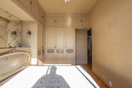 Apartamento à venda com 130m², 3 quartos e 2 vagas Apartamento à venda com 130m², 3 quartos e 2 vagasQuarto Suite