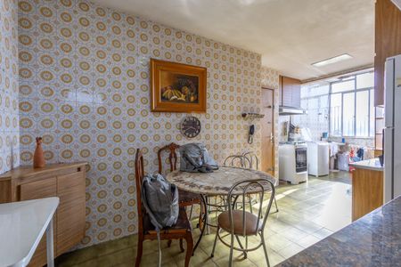 Apartamento à venda com 130m², 3 quartos e 2 vagas Apartamento à venda com 130m², 3 quartos e 2 vagasCozinha