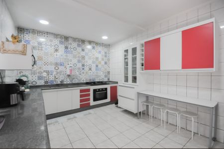 Casa à venda com 233m², 3 quartos e 2 vagasCozinha - Armários