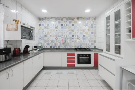 Casa à venda com 233m², 3 quartos e 2 vagasCozinha - Armários