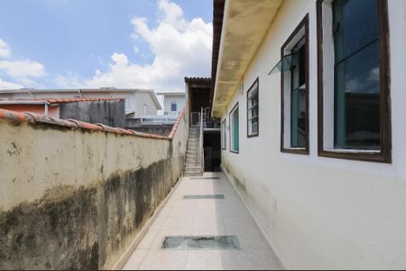 Casa à venda com 233m², 3 quartos e 2 vagasQuintal - segundo piso