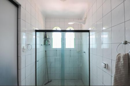 Casa à venda com 233m², 3 quartos e 2 vagasBanheiro da Suíte