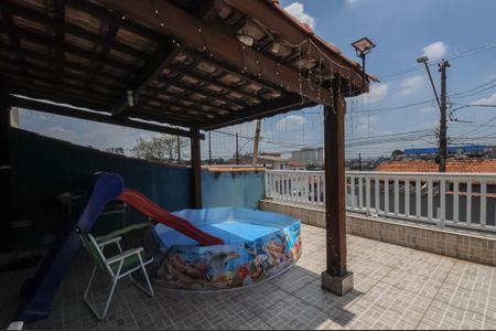 Casa à venda com 233m², 3 quartos e 2 vagasQuintal - frente da casa