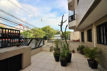 Apartamento à venda com 140m², 2 quartos e 2 vagasHall