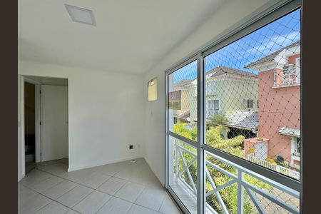 Casa de condomínio para alugar com 200m², 4 quartos e 2 vagas Casa de condomínio para alugar com 200m², 4 quartos e 2 vagasSuíte 1