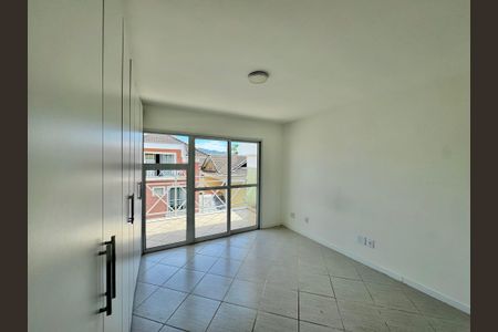 Casa de condomínio para alugar com 200m², 4 quartos e 2 vagas Casa de condomínio para alugar com 200m², 4 quartos e 2 vagasSuíte 3