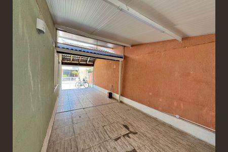 Casa de condomínio para alugar com 200m², 4 quartos e 2 vagas Casa de condomínio para alugar com 200m², 4 quartos e 2 vagasGaragem