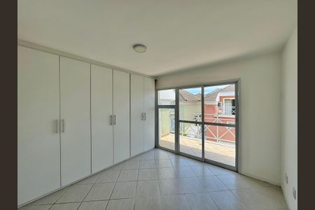 Casa de condomínio para alugar com 200m², 4 quartos e 2 vagas Casa de condomínio para alugar com 200m², 4 quartos e 2 vagasSuíte 3