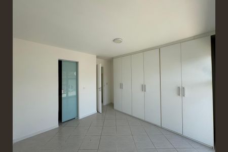 Casa de condomínio para alugar com 200m², 4 quartos e 2 vagas Casa de condomínio para alugar com 200m², 4 quartos e 2 vagasSuíte 3