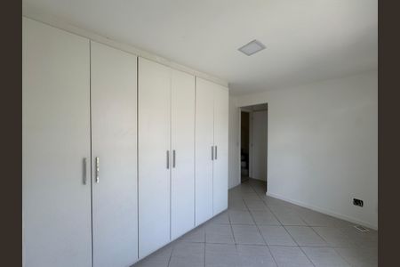 Casa de condomínio para alugar com 200m², 4 quartos e 2 vagas Casa de condomínio para alugar com 200m², 4 quartos e 2 vagasSuíte 1