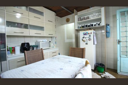 Casa à venda com 150m², 2 quartos e 2 vagas Casa à venda com 150m², 2 quartos e 2 vagasCozinha