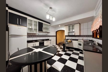 Casa para alugar com 350m², 3 quartos e 3 vagas Casa para alugar com 350m², 3 quartos e 3 vagasCozinha