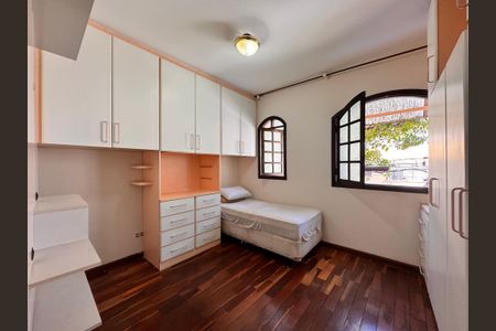 Casa para alugar com 350m², 3 quartos e 3 vagas Casa para alugar com 350m², 3 quartos e 3 vagasQuarto 1