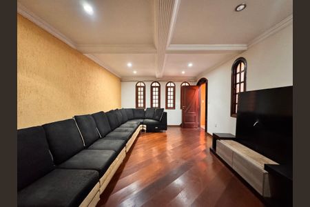 Casa para alugar com 350m², 3 quartos e 3 vagas Casa para alugar com 350m², 3 quartos e 3 vagasSala