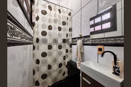 Casa para alugar com 350m², 3 quartos e 3 vagas Casa para alugar com 350m², 3 quartos e 3 vagasBanheiro