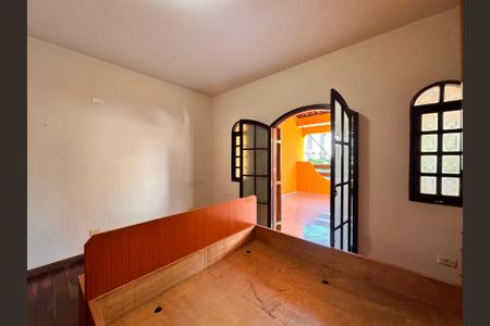 Casa para alugar com 350m², 3 quartos e 3 vagas Casa para alugar com 350m², 3 quartos e 3 vagasQuarto 2