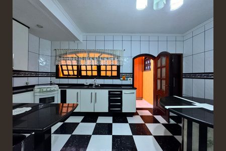 Casa para alugar com 350m², 3 quartos e 3 vagas Casa para alugar com 350m², 3 quartos e 3 vagasCozinha