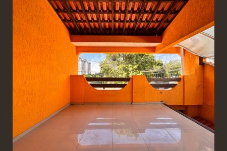 Casa para alugar com 350m², 3 quartos e 3 vagas Casa para alugar com 350m², 3 quartos e 3 vagasVaranda