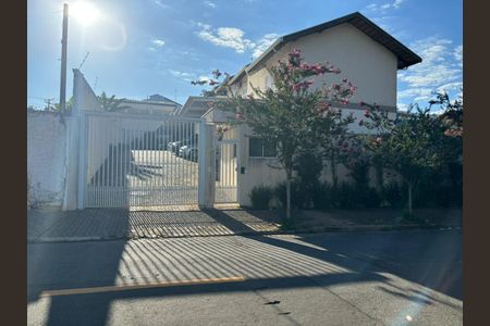 Casa de condomínio à venda com 69m², 2 quartos e 2 vagas Casa de condomínio à venda com 69m², 2 quartos e 2 vagasFachada
