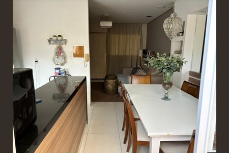 Casa de condomínio à venda com 69m², 2 quartos e 2 vagas Casa de condomínio à venda com 69m², 2 quartos e 2 vagasSala
