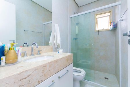 Apartamento à venda com 210m², 3 quartos e 3 vagas Apartamento à venda com 210m², 3 quartos e 3 vagasBanheiro da suíte