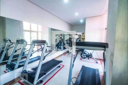 Apartamento à venda com 210m², 3 quartos e 3 vagas Apartamento à venda com 210m², 3 quartos e 3 vagasÁrea comum - Academia