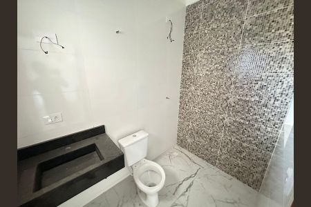 Casa à venda com 260m², 3 quartos e 5 vagasBanheiro da suíte 1