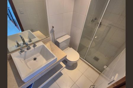 Apartamento para alugar com 220m², 3 quartos e 2 vagasBanheiro social 2