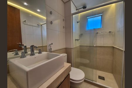 Apartamento para alugar com 220m², 3 quartos e 2 vagasBanheiro da Suíte