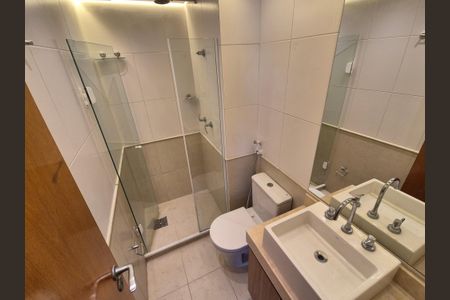 Apartamento para alugar com 220m², 3 quartos e 2 vagasBanheiro social