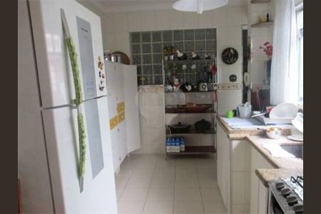 Casa à venda com 100m², 2 quartos e 5 vagas