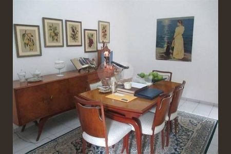 Casa à venda com 100m², 2 quartos e 5 vagas