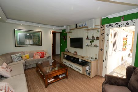 Casa à venda com 220m², 3 quartos e 2 vagasSala