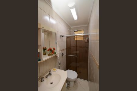 Casa à venda com 220m², 3 quartos e 2 vagasBanheiro