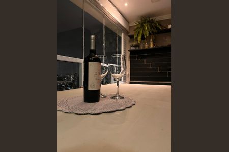 Apartamento à venda com 65m², 2 quartos e 1 vaga Apartamento à venda com 65m², 2 quartos e 1 vagaVaranda