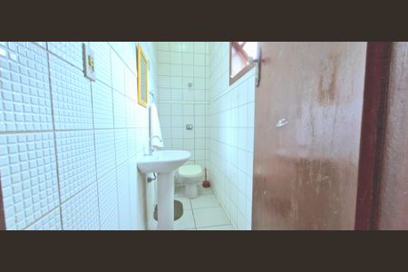 Casa para alugar com 415m², 5 quartos e 2 vagasBanheiro social