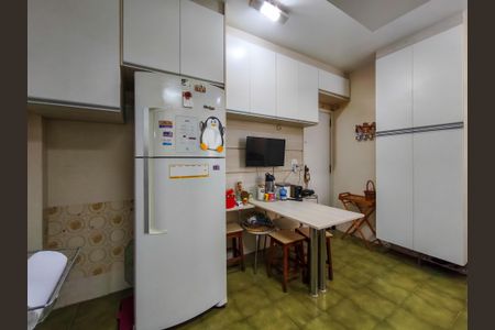 Apartamento à venda com 90m², 2 quartos e 1 vaga Apartamento à venda com 90m², 2 quartos e 1 vagaCozinha e Área de Serviço