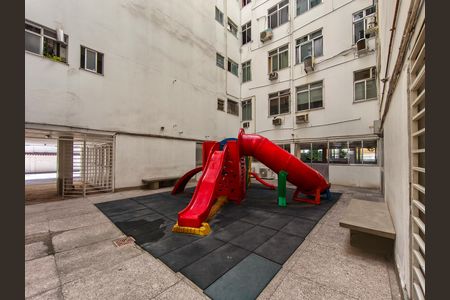 Apartamento à venda com 90m², 2 quartos e 1 vaga Apartamento à venda com 90m², 2 quartos e 1 vagaÁrea comum - Playground