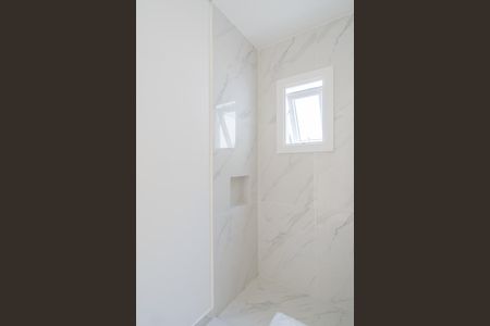 Casa de condomínio à venda com 63m², 2 quartos e 1 vaga Casa de condomínio à venda com 63m², 2 quartos e 1 vagaBanheiro da Suíte