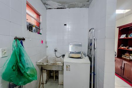 Casa à venda com 170m², 3 quartos e 2 vagasÁrea de Serviço