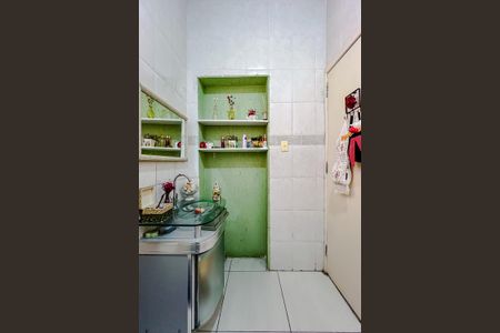 Casa à venda com 170m², 3 quartos e 2 vagasBanheiro