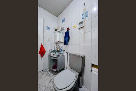 Casa à venda com 170m², 3 quartos e 2 vagasBanheiro