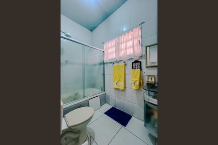 Casa à venda com 170m², 3 quartos e 2 vagasBanheiro